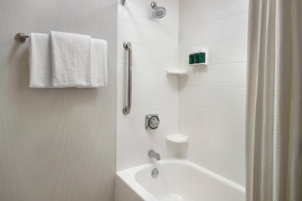 Courtyard by Marriott Fayetteville image 10