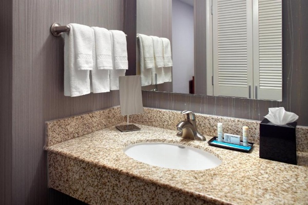 Courtyard by Marriott Fayetteville image 12
