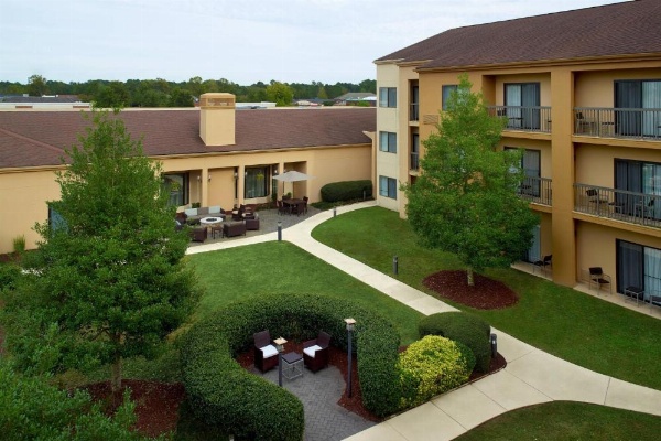 Courtyard by Marriott Fayetteville image 16