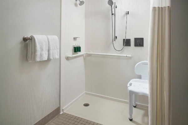 Courtyard by Marriott Fayetteville image 5