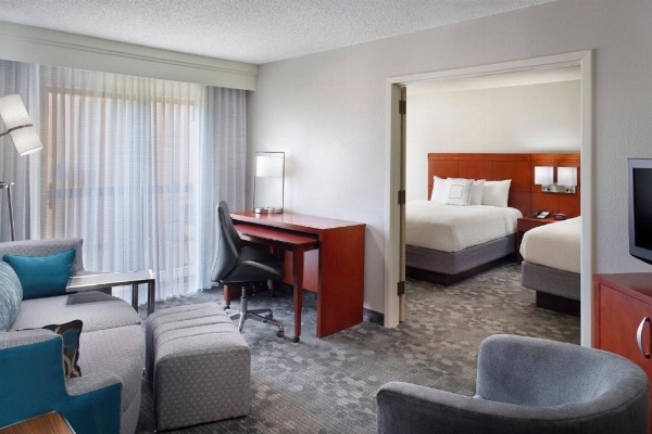 Courtyard by Marriott Fayetteville image 8